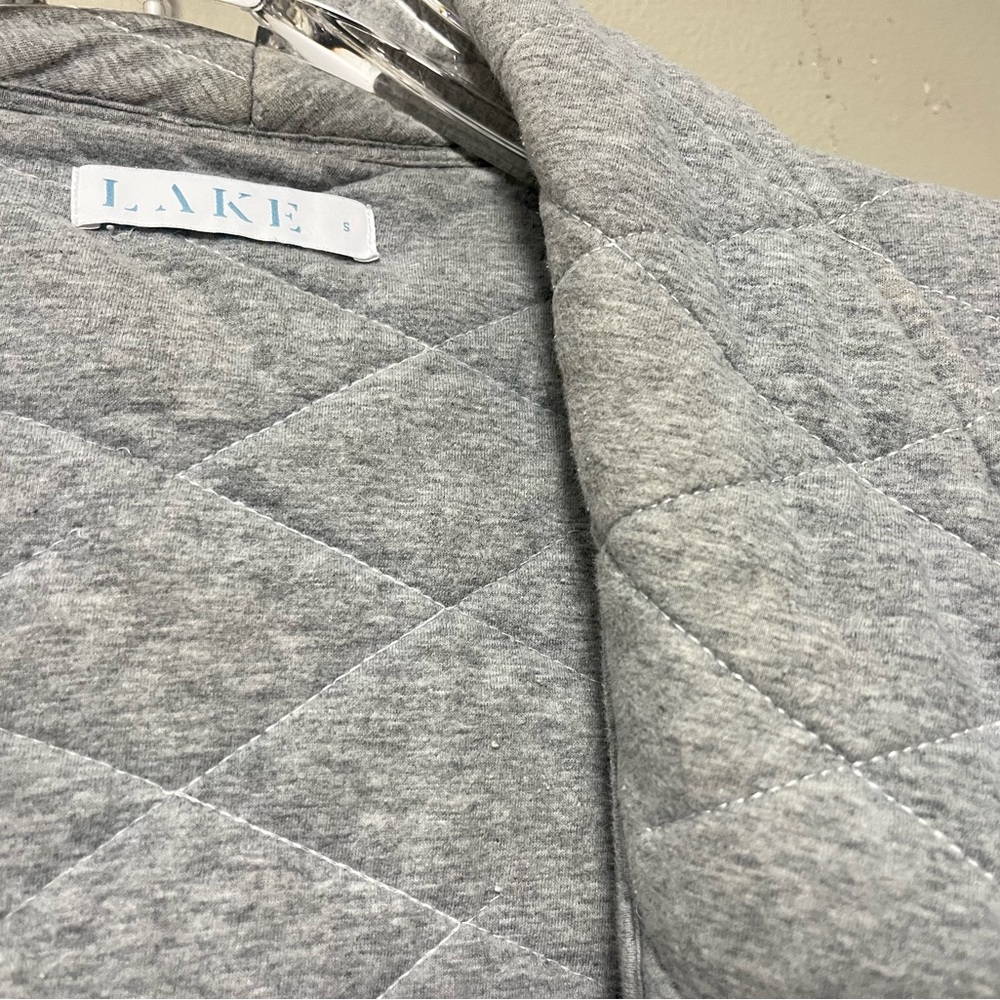 Gray Quilted Robe - Picture 4 of 10